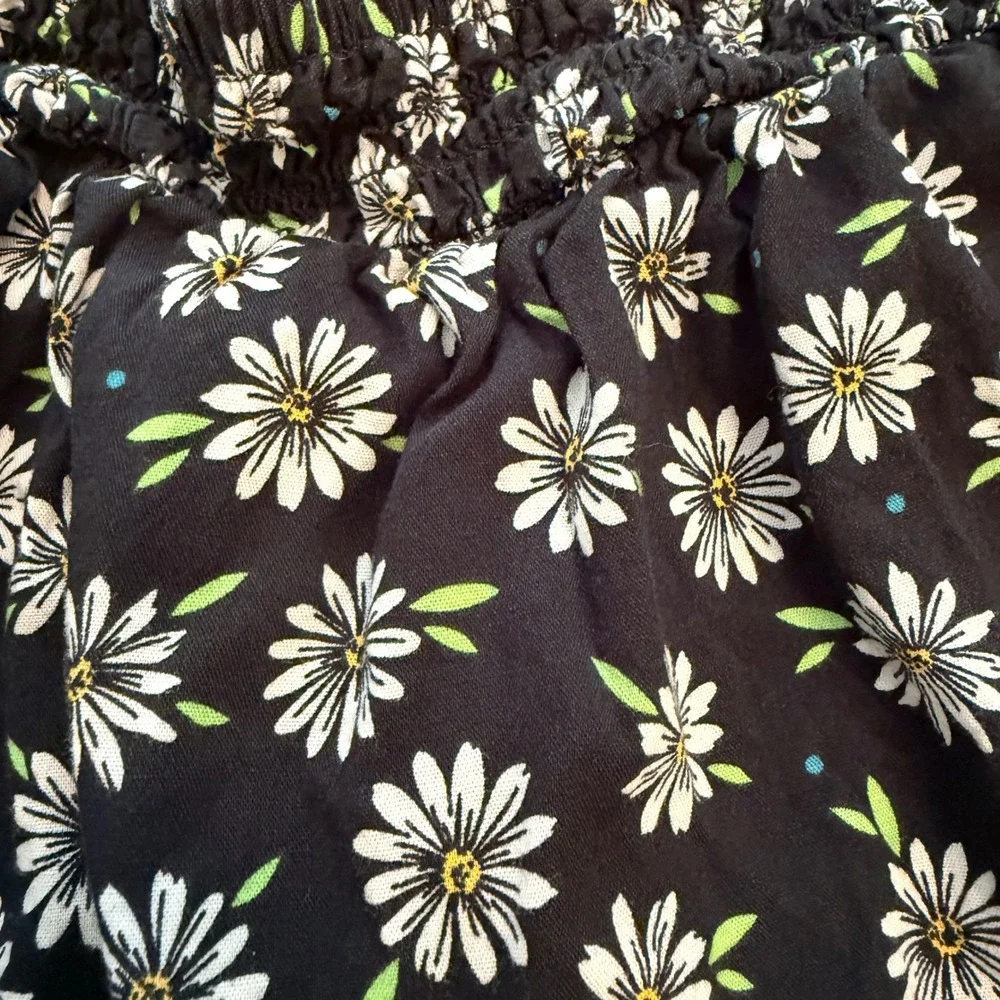 Old Navy Skirt Girls Size M 8 Black Daisy Floral Tiered Ruffle Smocked Waist